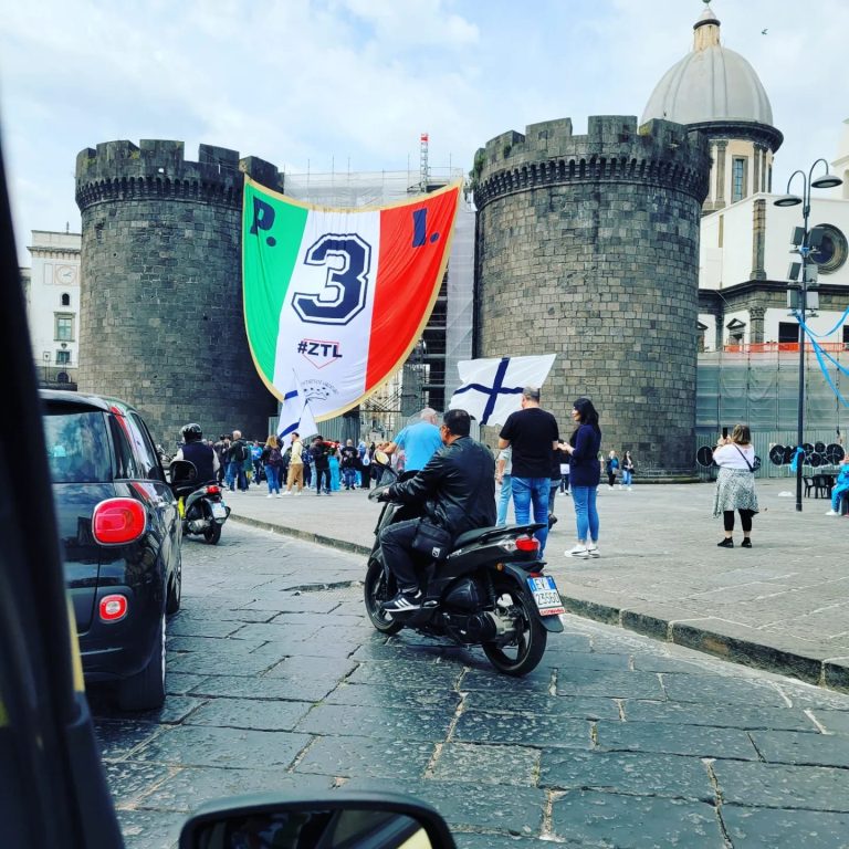 Napoli: il terzo scudetto è un’apoteosi e la festa è già nella storia