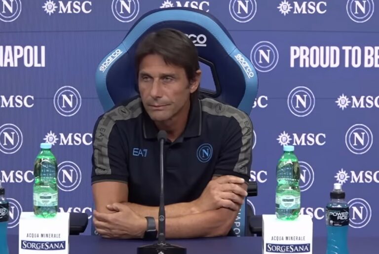 Il Verona di Zanetti travolge il Napoli di Conte. Lezione di calcio al Bentegodi