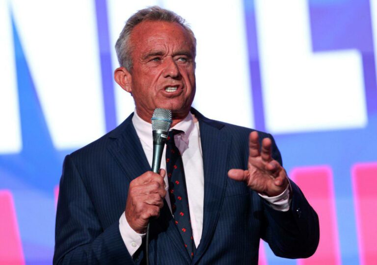 Robert Kennedy Jr. si ritira dalla corsa alla Casa Bianca